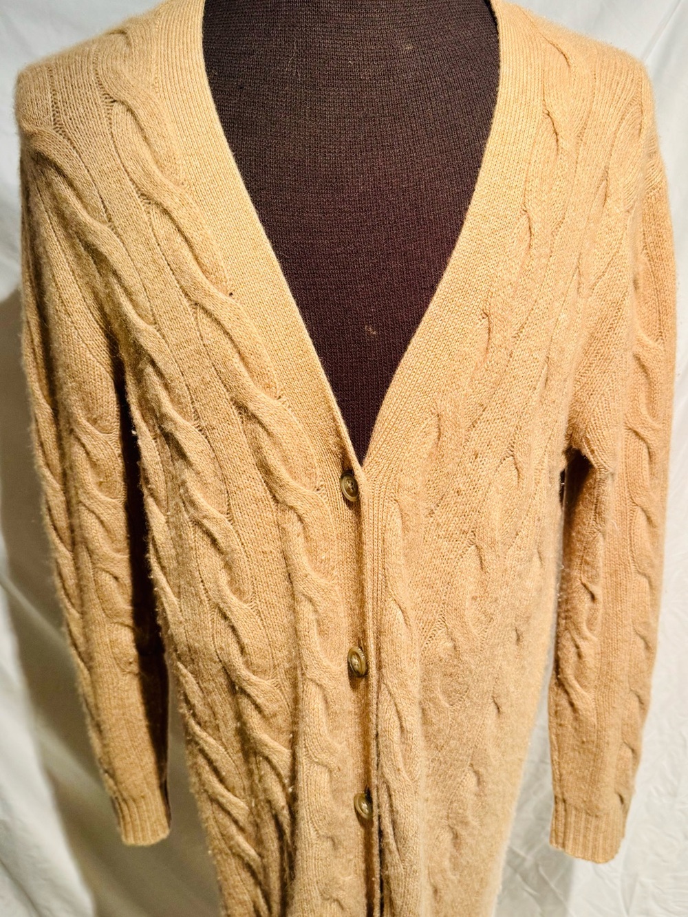 RALPH LAUREN 100% CASHMERE



 Classic Cable-Knit Cardigan Sweater - Camel L